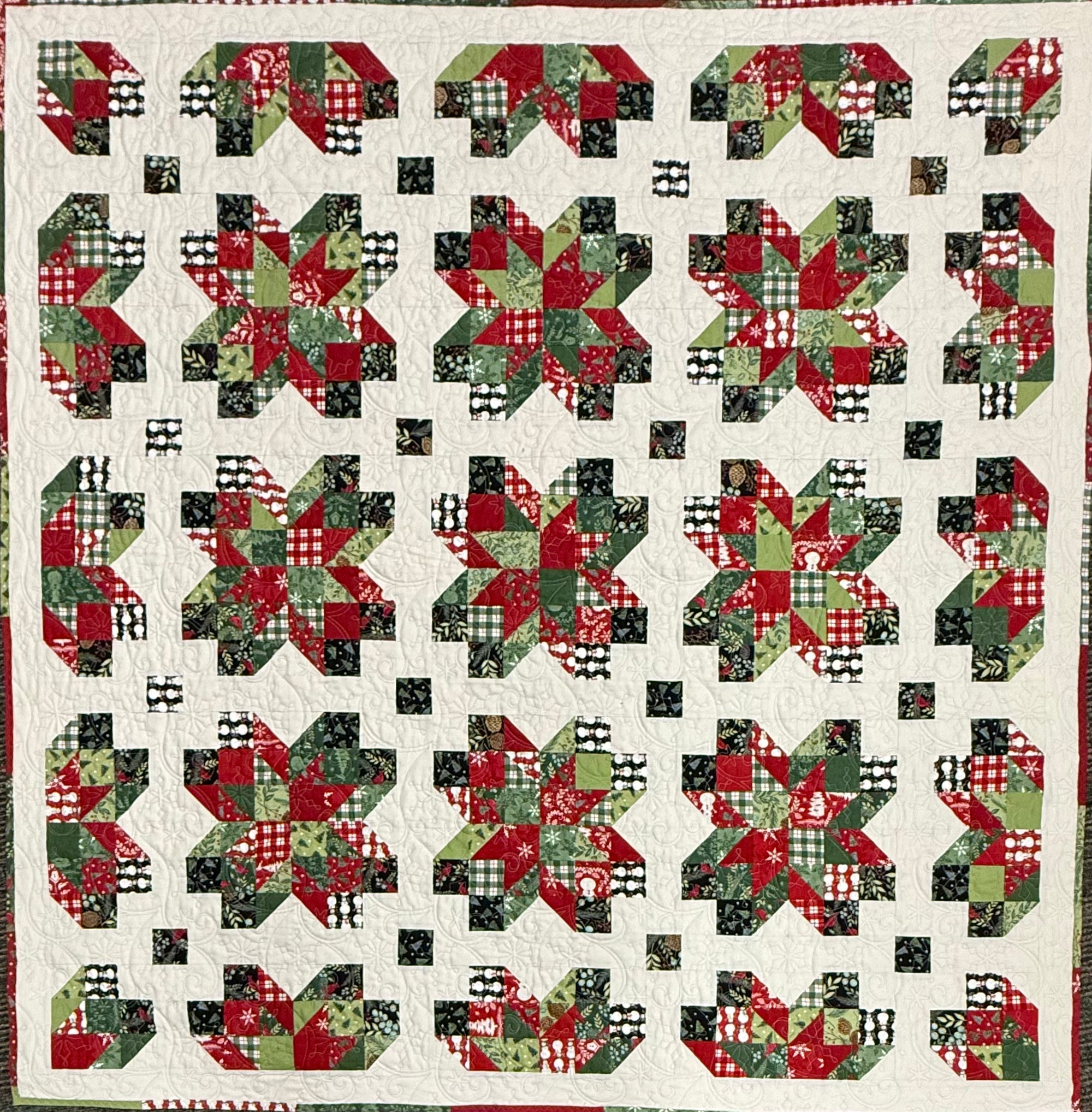 Amaryllis Quilt Kit, 60.5x60.5, Scrappy Binding Included