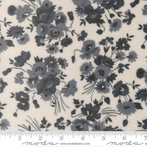 Nantucket Summer Quilting Cuddle® Somerset Florals Cream Navy