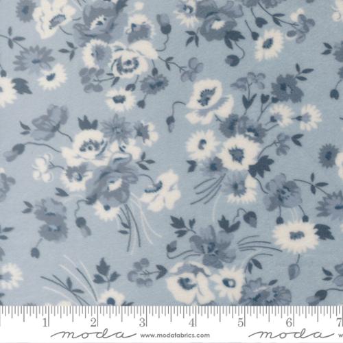 Nantucket Summer Quilting Cuddle® Somerset Florals Light Blue