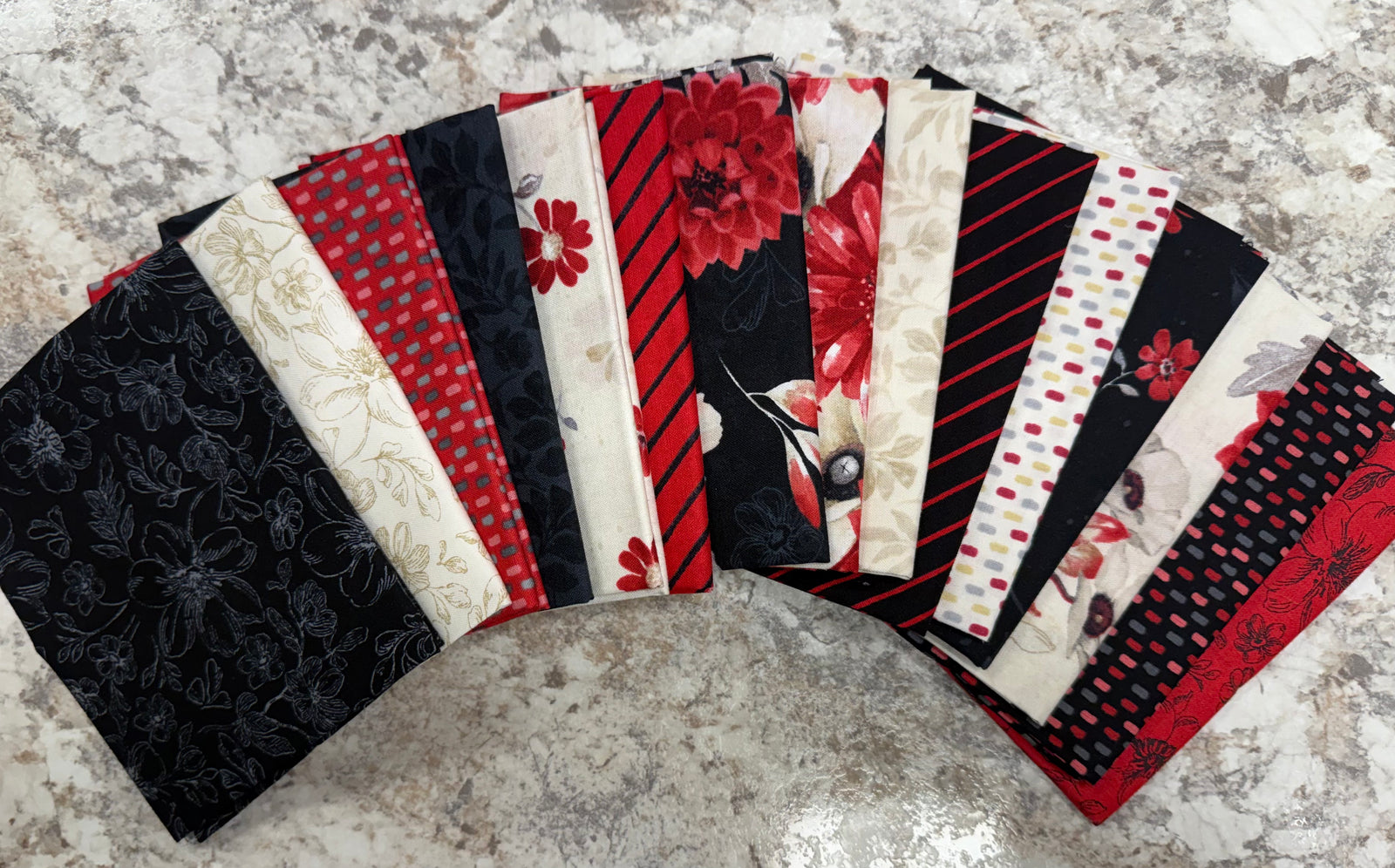 Scarlet Dreams 15 Far Quarter Pack