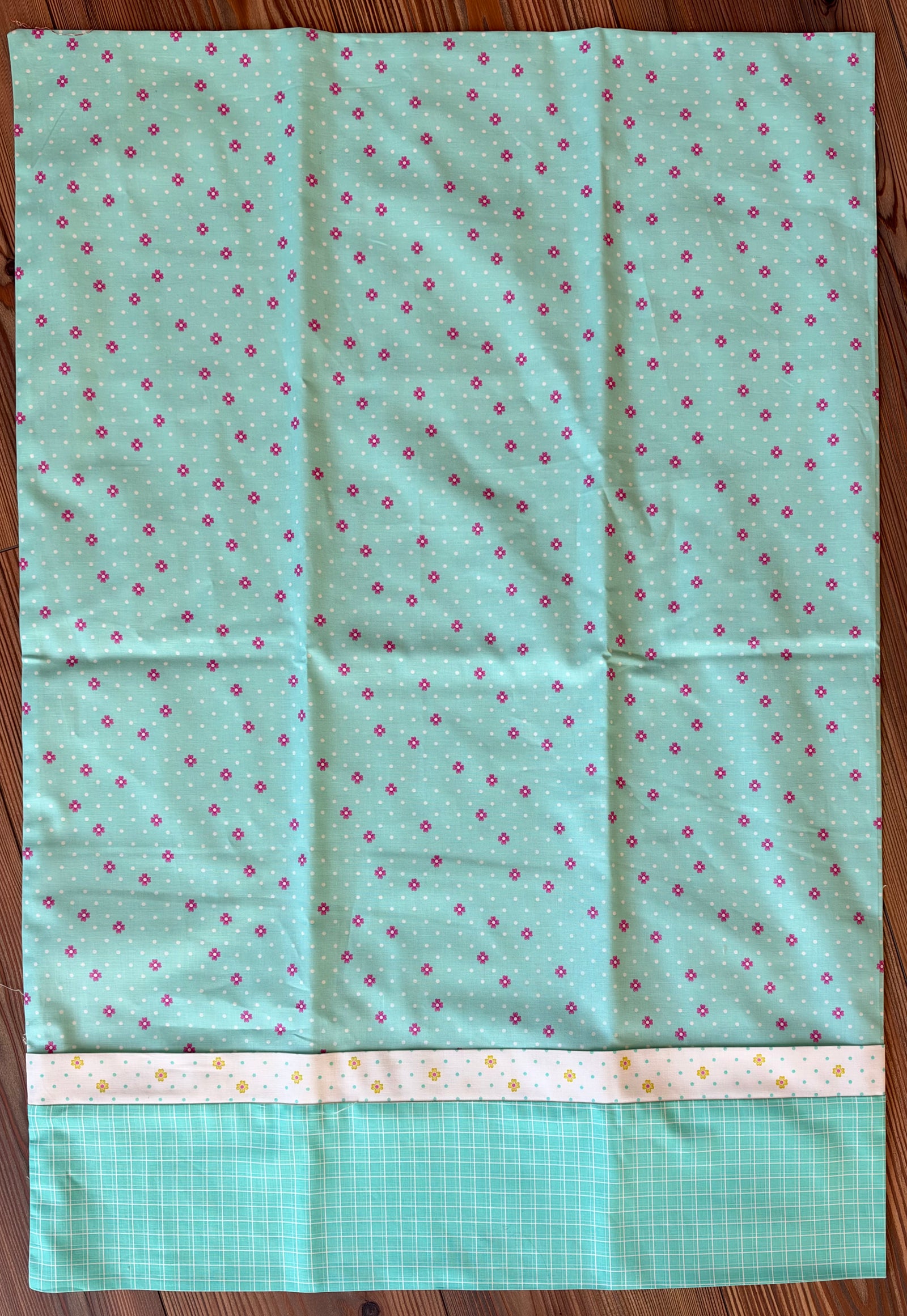 Color Pop Pillowcase Kit, Includes pattern