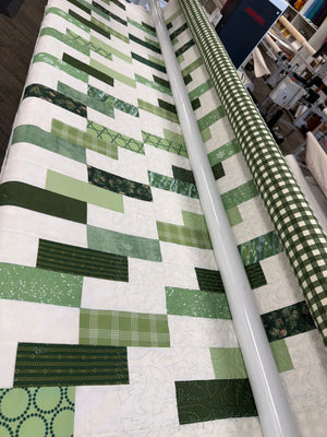Quilt MN 26 GREENS 12 Fat Quarter Starter Kit