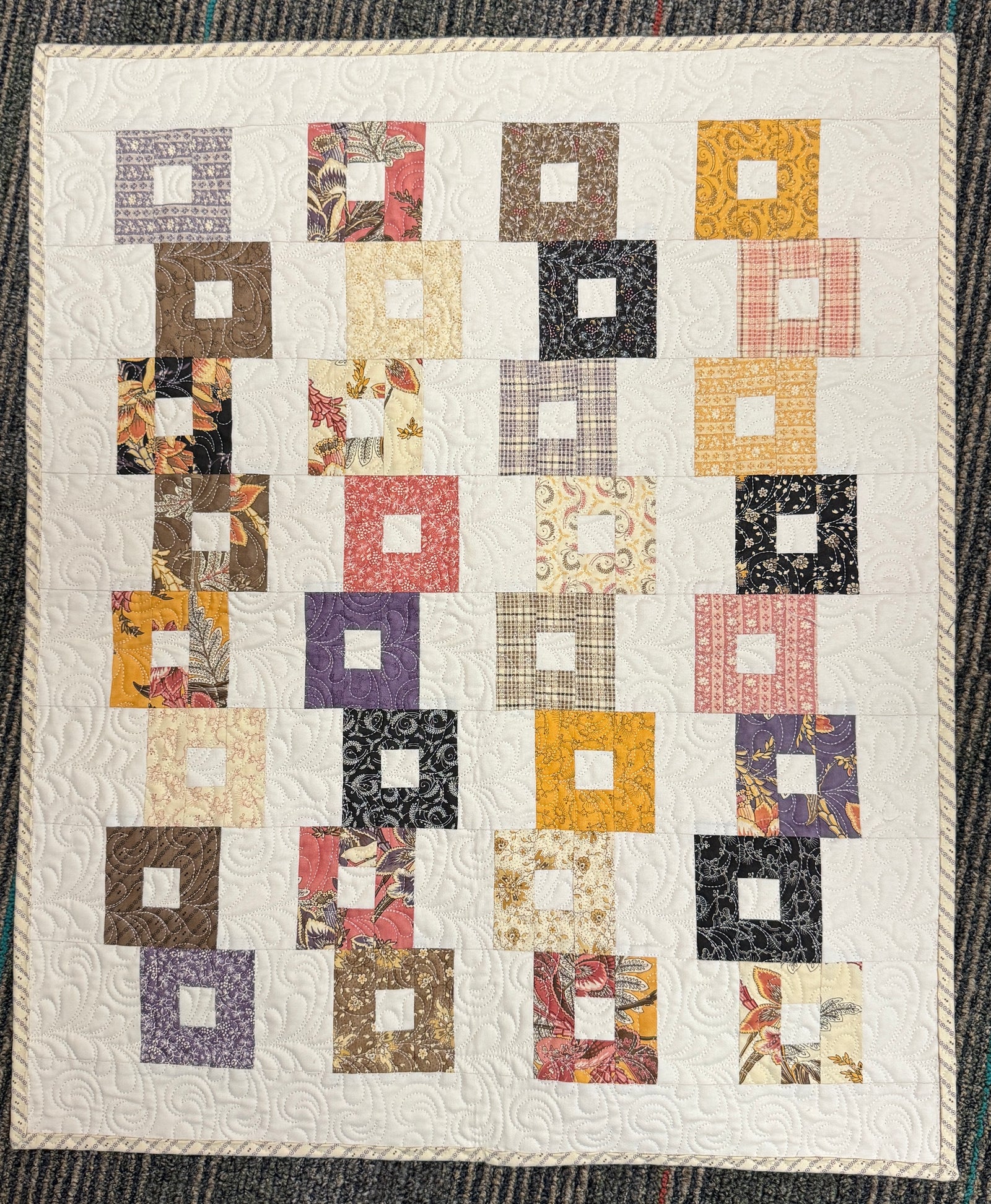 Simply Charming Club Chain Gang Kit, 23.5" x 28.5", Pattern & Binding Included