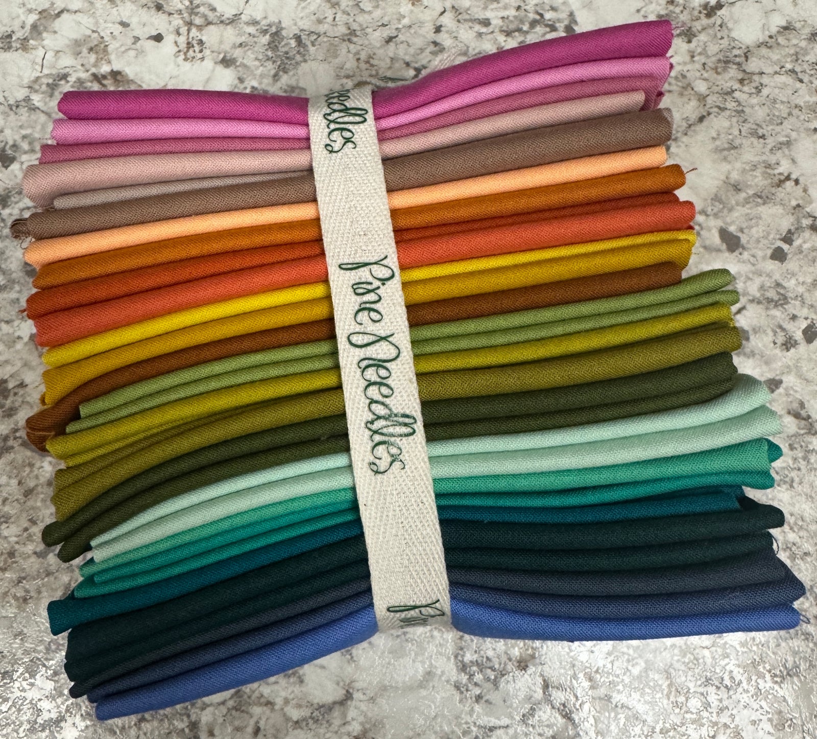 Bella Solids 25 FQ Pack