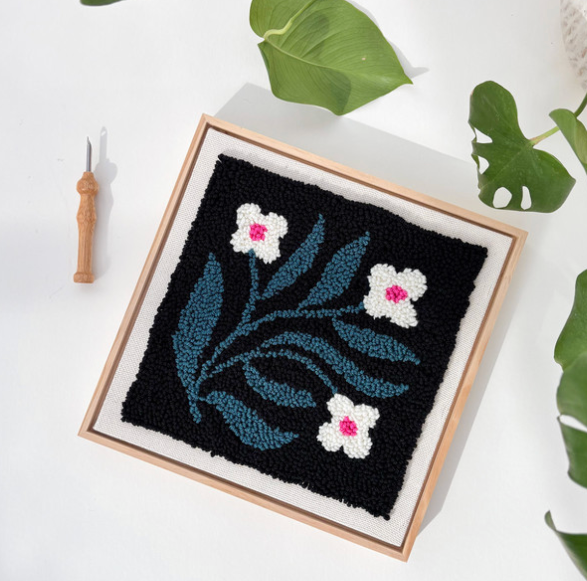 Quilt Block Floral Punch Needle Frame Kit