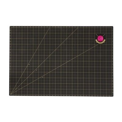Tula Pink Cutting Mat 17 in x23 in