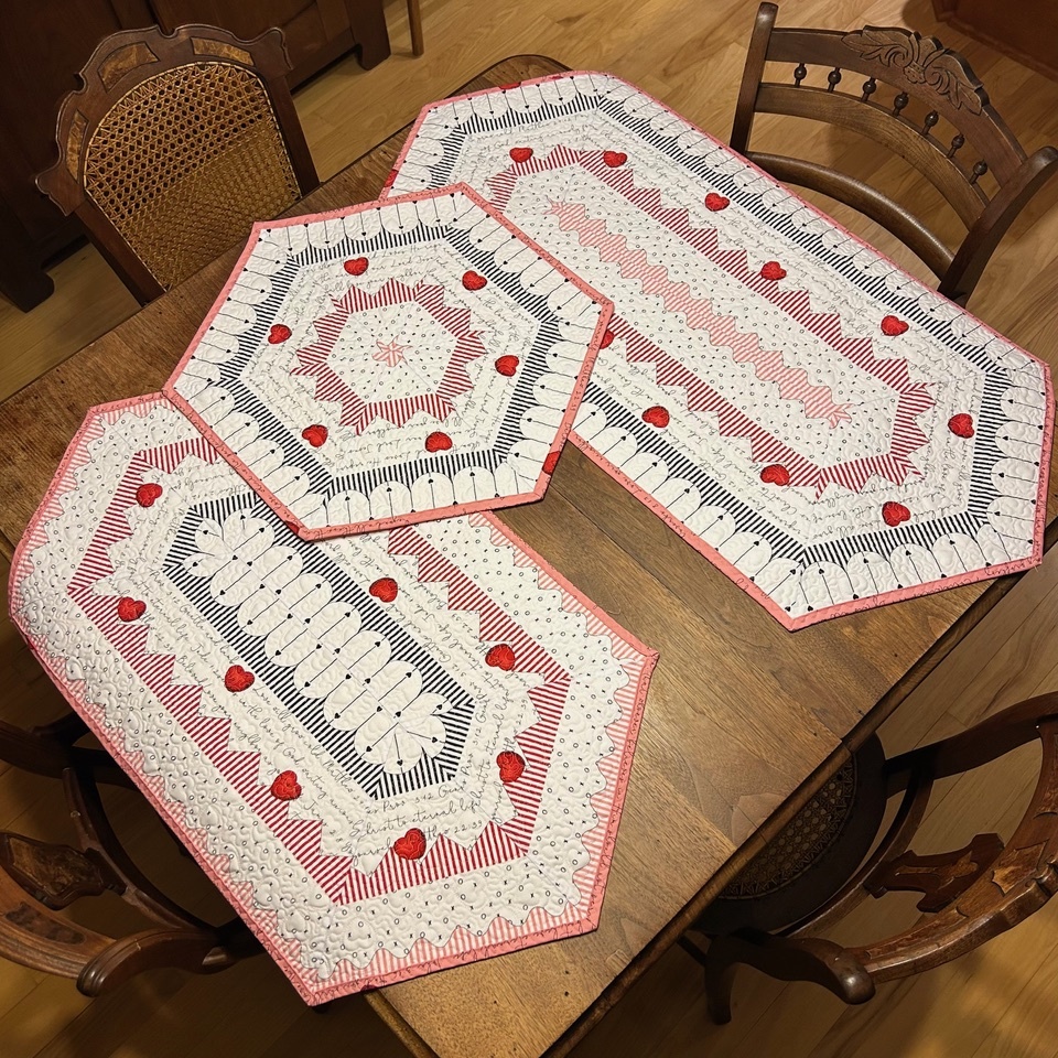 Valentine Runner 1 1/2 yd.