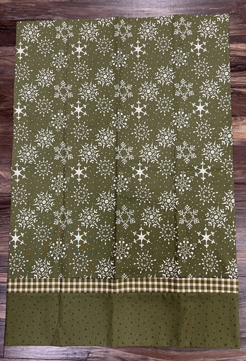 [202310000256] Green Snowflakes Pillowcase Kit, Includes pattern