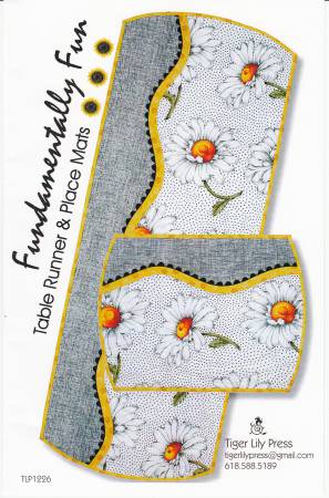 [TLP1226] Fundamentally Fun Table Runner & Place Mats